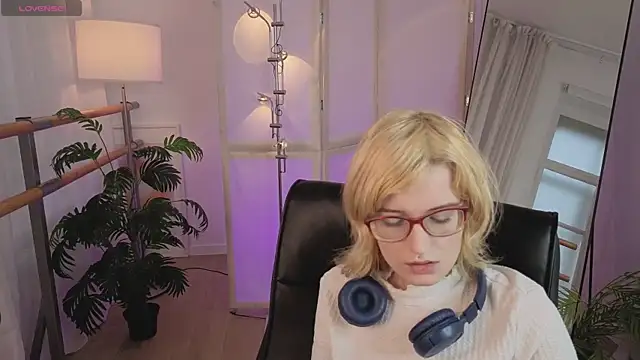 Akimo  online show from March 2, 2026, 1:40 pm