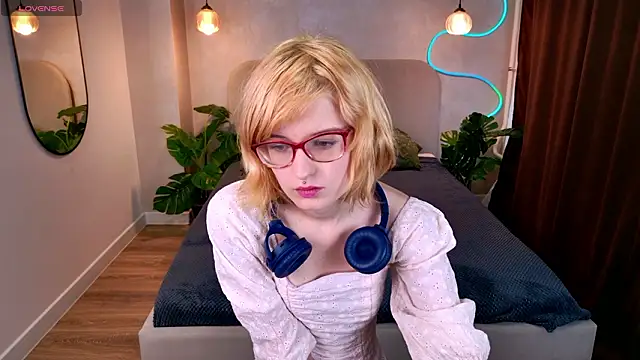 Akimo  online show from March 8, 2026, 2:10 pm