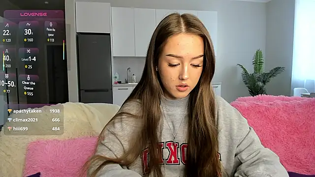 G0od girl online show from February 13, 2026, 8:32 am