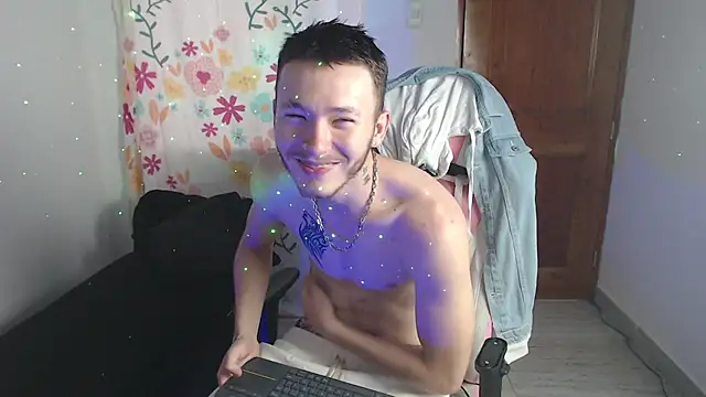 Ariana Esteban07 online show from March 5, 2026, 12:01 pm