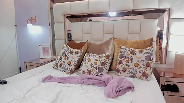 ravenblood1 online show from March 5, 2026, 5:14 am