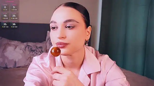 ZofiaSoshnik online show from April 22, 2026, 9:55 am