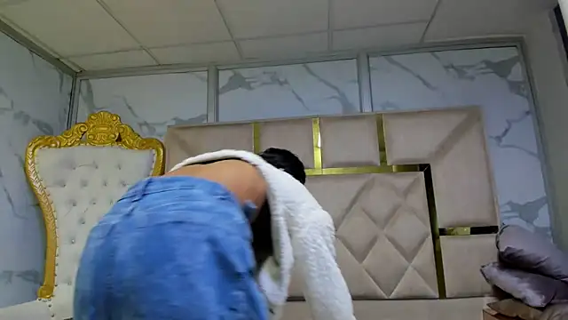 KendallArdent online show from April 28, 2026, 2:11 pm