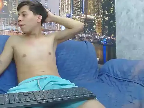 santiago xxxcol online show from February 20, 2026, 11:27 pm