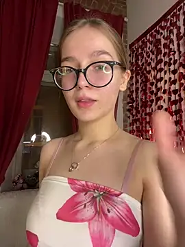 MyKittySayMeow online show from February 8, 2026, 7:06 pm