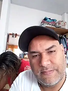 wessAndSandri online show from April 14, 2026, 7:42 pm