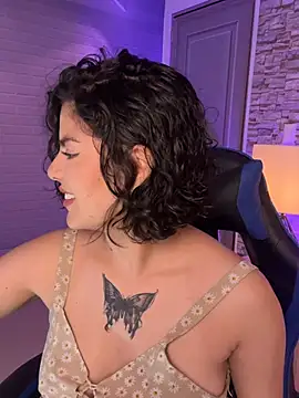 butterflyx39 online show from April 21, 2026, 11:49 am