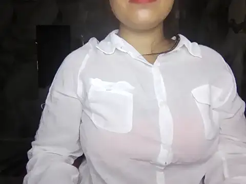 Snapshot of Bold_Beauty_07 chatting on June 4, 2026, 6:03 pm Bold Beauty 07 online show from June 4, 2026, 6:03 pm
