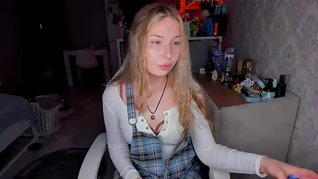 Marcellis Charm online show from April 25, 2026, 7:00 pm