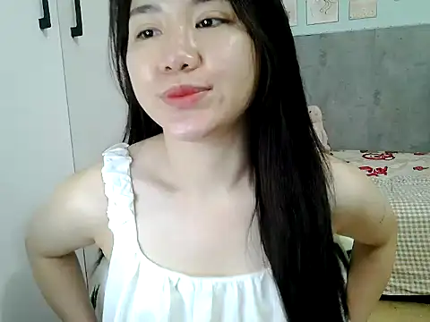Amy8386 online show from May 5, 2026, 5:04 am