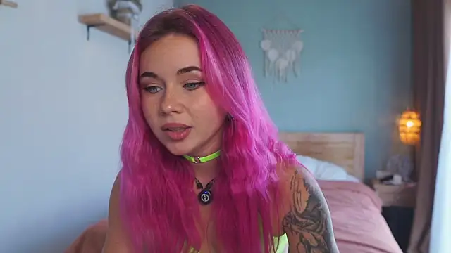 Sarah Pink online show from December 4, 2025, 12:20 am