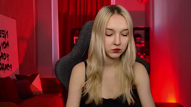 MaoqiBeverly online show from March 14, 2026, 7:47 am