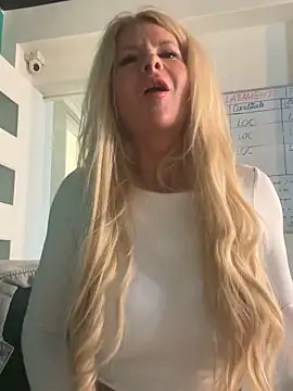 Snapshot of TatianaNova chatting on April 24, 2026, 4:53 pm TatianaNova online show from April 24, 2026, 4:53 pm
