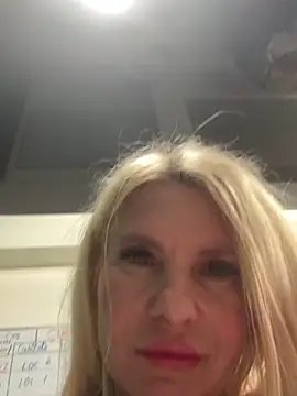 Snapshot of TatianaNova chatting on May 1, 2026, 5:39 pm TatianaNova online show from May 1, 2026, 5:39 pm