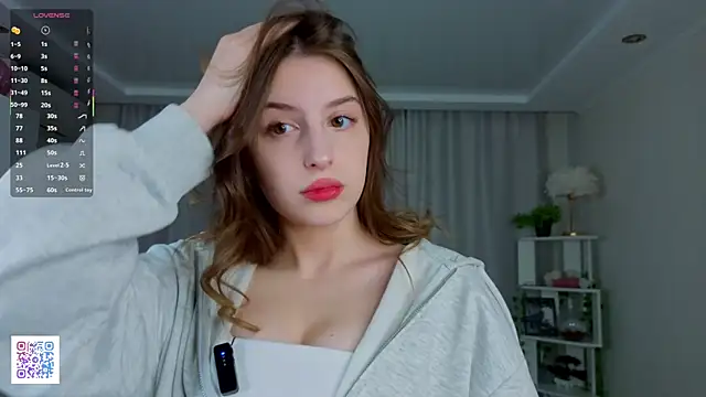 LeanneDinkle online show from April 22, 2026, 4:04 am