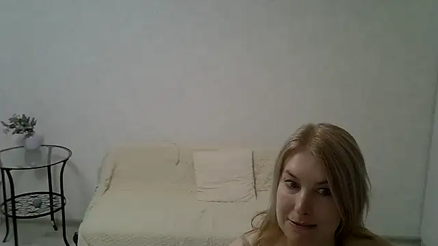 Snapshot of Opaldream chatting on May 8, 2026, 9:53 pm Opaldream online show from May 8, 2026, 9:53 pm