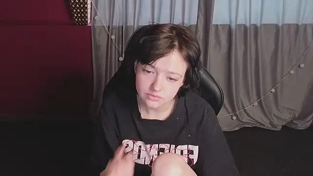 Svenaa Kopnie online show from February 6, 2026, 2:38 am