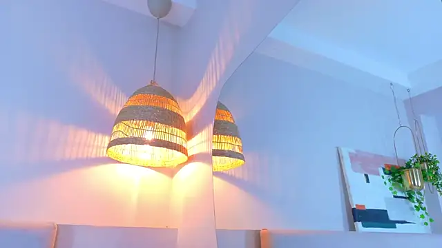 VioletBloomm online show from April 10, 2026, 11:26 am