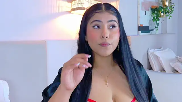 VioletBloomm online show from April 21, 2026, 11:38 am