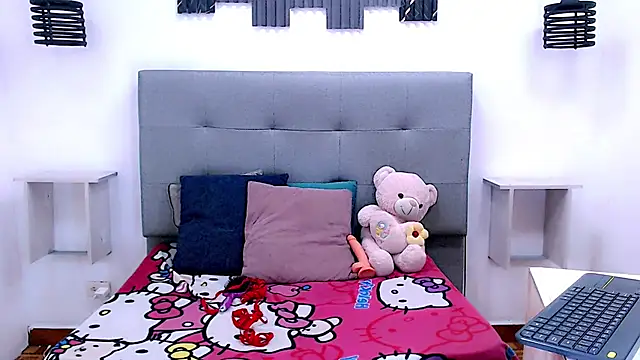 Sophia Valentina online show from February 28, 2026, 4:46 am