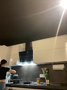 Just-Lilly online show from April 21, 2026, 8:01 pm