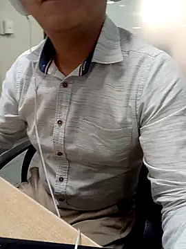 Snapshot of tresporcincoesmimedida chatting on February 3, 2026, 7:30 pm tresporcincoesmimedida online show from February 3, 2026, 7:30 pm