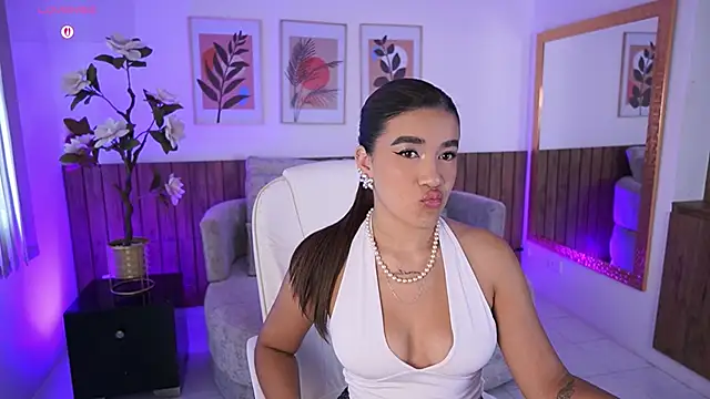 IvyGrabes online show from April 21, 2026, 7:06 pm