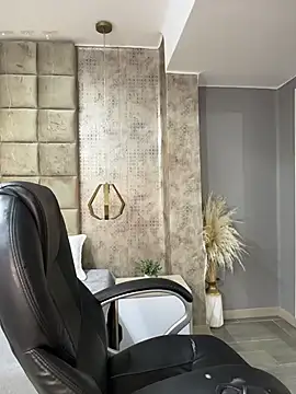 SofiaRivero online show from April 19, 2026, 6:43 pm