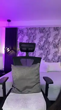 Mialarouse online show from April 19, 2026, 6:10 pm