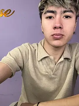 AlexanderCollman2 online show from April 20, 2026, 2:03 am