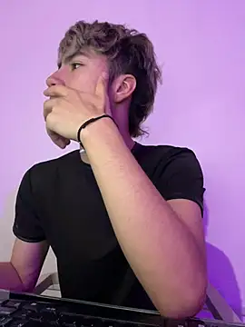 AlexanderCollman2 online show from April 23, 2026, 2:46 am