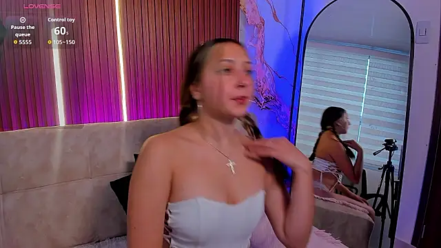 Giselle Laurens  online show from March 10, 2026, 2:22 pm