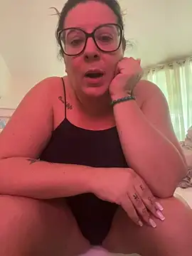 JasmineGlow7 online show from February 20, 2026, 11:43 am