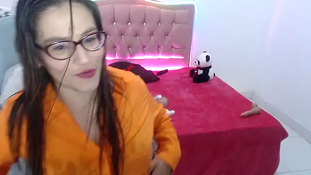 snowhot-69 online show from March 28, 2026, 12:43 am