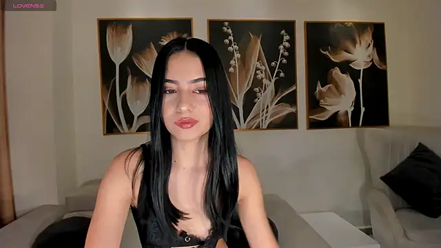 LucieMartin online show from April 19, 2026, 11:42 am