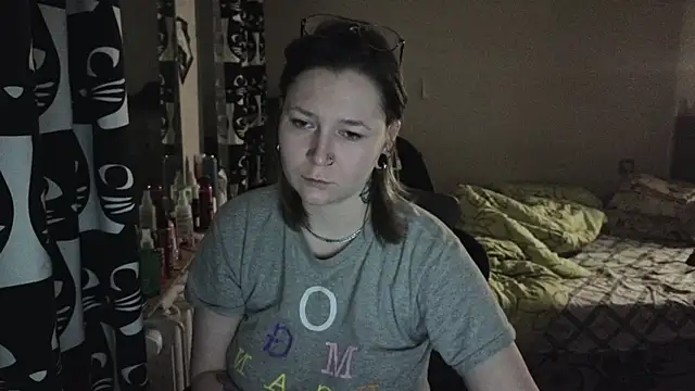 Ozalin  online show from February 22, 2026, 5:00 pm