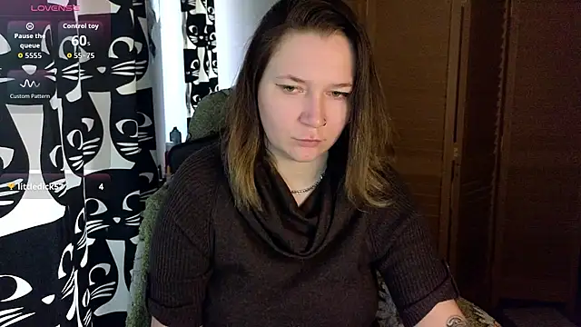 Snapshot of Ozalin_ chatting on May 27, 2026, 8:11 am Ozalin online show from May 27, 2026, 8:11 am