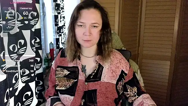 Snapshot of Ozalin_ chatting on June 3, 2026, 2:33 pm Ozalin online show from June 3, 2026, 2:33 pm