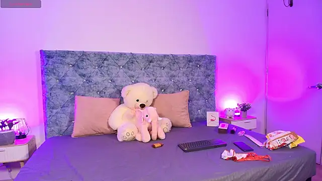 Samanta-Rose online show from March 6, 2026, 4:42 am