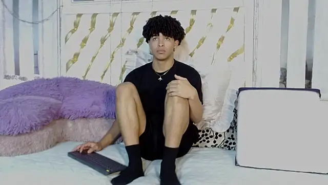 ian smith  online show from April 21, 2026, 11:27 am