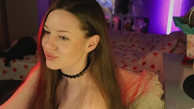 Alisia here online show from April 17, 2026, 7:50 pm