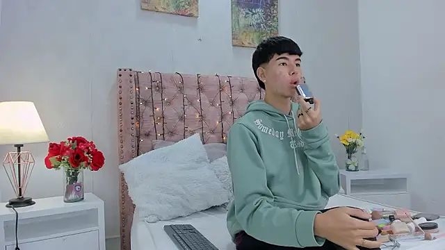 noah lewiss online show from February 20, 2026, 10:38 am