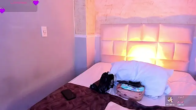 valeriekhaleesi online show from April 10, 2026, 8:24 pm