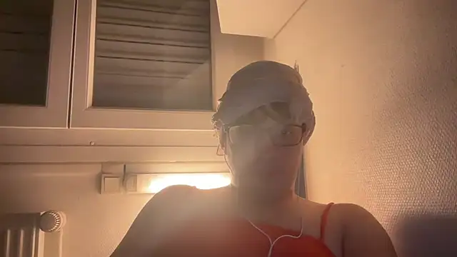 Alexxia667 online show from February 1, 2026, 8:18 pm