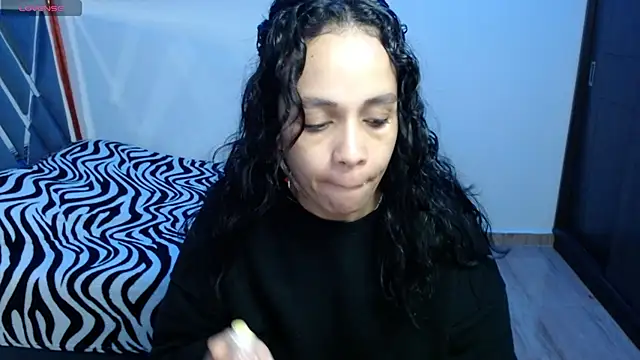 Snapshot of paula_lopez__ chatting on May 6, 2026, 10:48 pm paula lopez online show from May 6, 2026, 10:48 pm