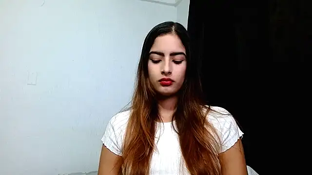 Nicol xx1 online show from May 12, 2026, 5:26 am