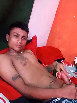 miguelit21 online show from April 22, 2026, 7:33 am