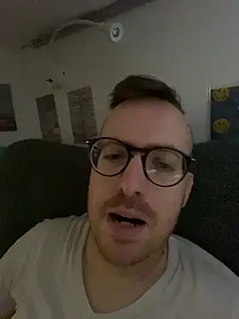 Snapshot of io1Elian chatting on June 23, 2026, 4:27 pm io1Elian online show from June 23, 2026, 4:27 pm