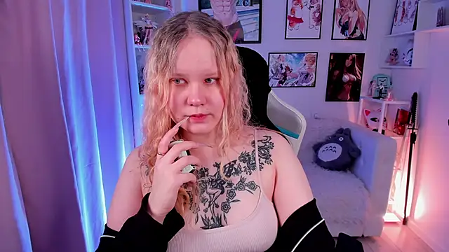 AnnieVibe online show from February 22, 2026, 5:33 pm