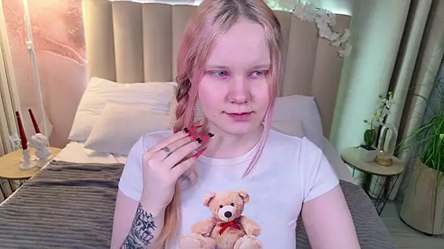 AnnieVibe online show from March 31, 2026, 5:35 pm